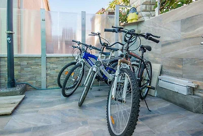 Ferienwohnung mit Balkon und Parkplatz