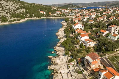 Komfortable Villa Marina mit privatem Pool un