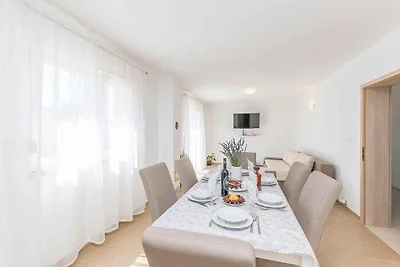Ferienwohnung mit Klimaanlage und Pool