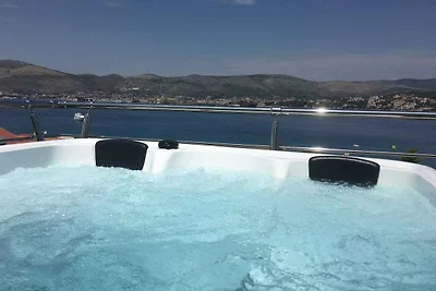 Ferienwohnung mit Meerblick und Whirlpool