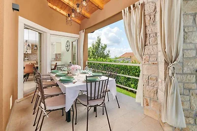 Villa mit Klimaanlage und Pool