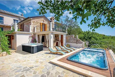 FerienHaus Mit Pool und herrlichem Meerblick