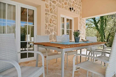 Villa mit Pool und Klimaanlage