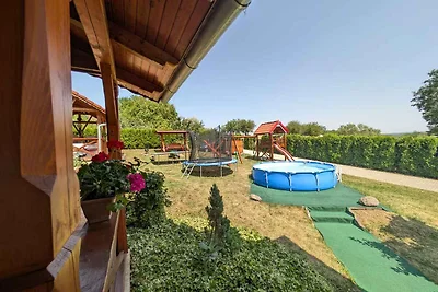 Ferienwohnung mit Kinderspielplatz und Pool