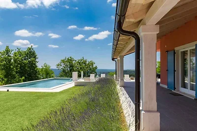 Villa mit Klimaanlage und Pool