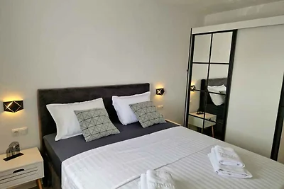 Ferienwohnung mit Klimaanlage und Balkon