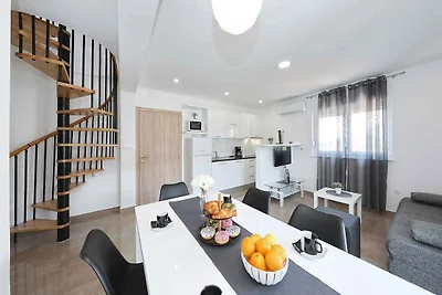 Ferienwohnung mit Swimmingpool und Terrasse z