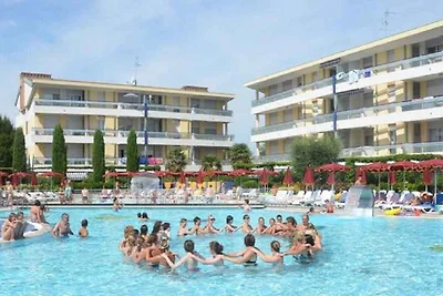 Hotelapartment mit Klimaanlage und Balkon