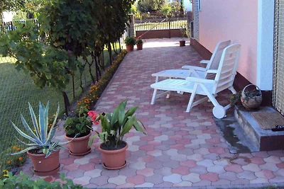 Ferienhaus mit Color-SAT-TV und Mikrowelle