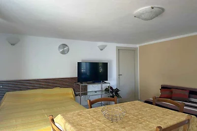 Ferienwohnung mit Pool und Balkon
