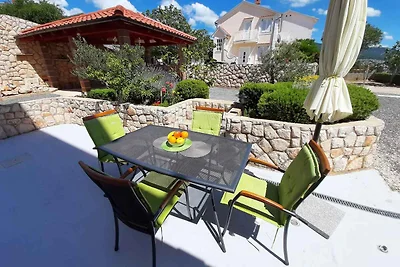 Ferienwohnung mit Terrasse und Grill