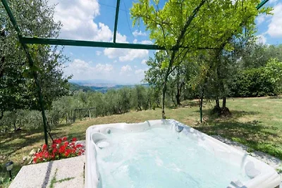 Ferienwohnung mit Whirlpool und Garten