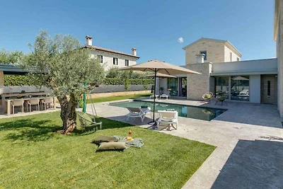 Villa mit Klimaanlage und Pool