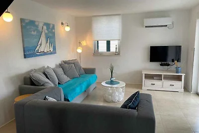 Ferienwohnung mit Klimaanlage und Balkon
