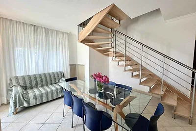 Ferienwohnung mit Balkon, Klimaanlage und