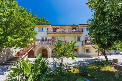 Ferienwohnung mit Balkon, Grill und Pool