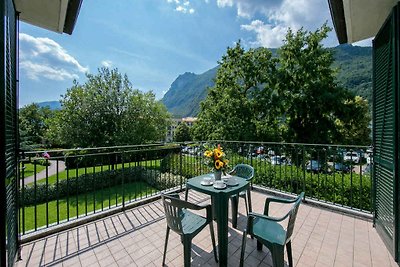 Ferienwohnung mit Balkon und Seeblick