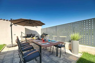Villa mit Pool und Klimaanlage