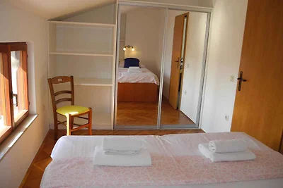 Ferienwohnung mit Garten und Klimaanlage