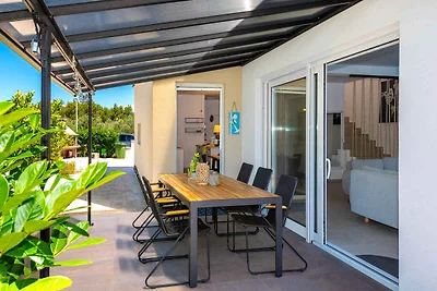 Srima Beach House – Komfortable Villa mit pri