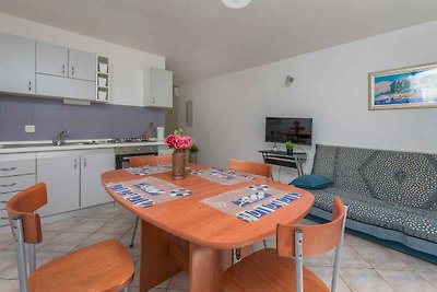 Ferienwohnung mit Garten und Klimaanlage