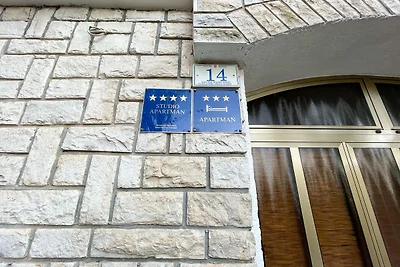 Ferienwohnung Mit Klimaanlage und Terrasse