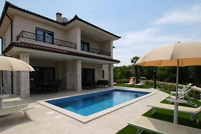 Villa mit Klimaanlage und Pool