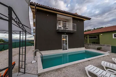 Villa mit einer schönen Aussicht auf den Flus