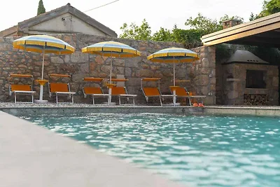 Ferienhaus mit Swimmingpool und Grillterrasse