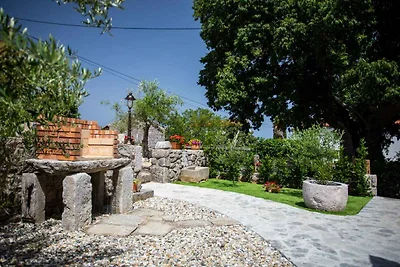 Villa mit Pool und Klimaanlage