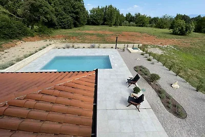 Ferienhaus mit Pool für 4-6 Personen