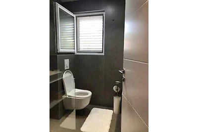 Ferienwohnung mit Klimaanlage und Balkon dire