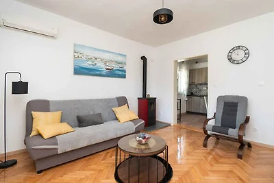 Gemütliche Ferienwohnung Mirna in Rogoznica m