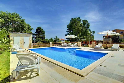 Ferienwohnung mit Pool und WLAN