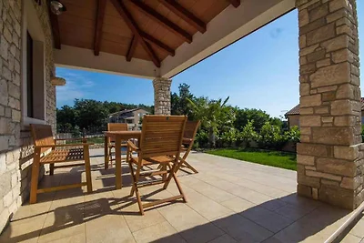 Villa mit Aussenpool