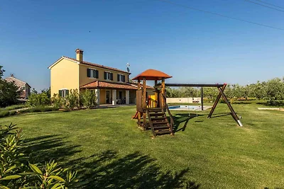 Villa mit Pool und Klimaanlage