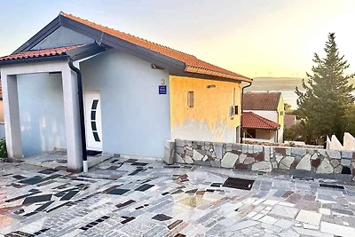 Ferienwohnung mit Terrasse und Meerblick