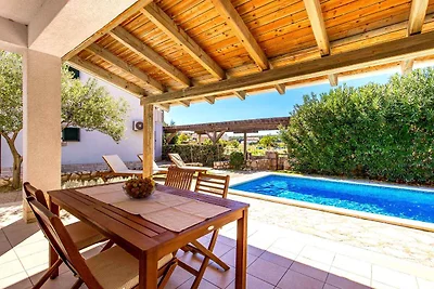 Ferienwohnung mit Pool in Palit ****