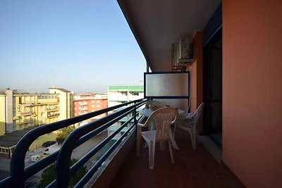 Studio mit Klimaanlage und Balkon