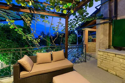 Villa mit Schwimmbad und Klimaanlage