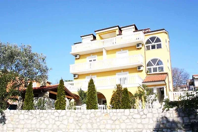 Ferienwohnung mit Terrasse und Meerblick