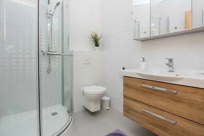 Ferienwohnung mit Klimaanlage und Balkon