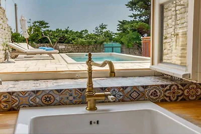 Villa mit Klimaanlage und Pool