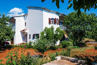 Charmante Ferienunterkunft Lidija in Sukošan 