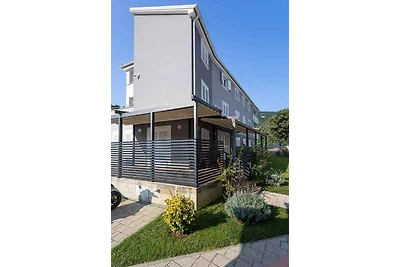 Ferienwohnung mit Klimaanlage und Balkon