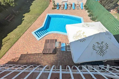 Ferienhaus mit Pool und Internet