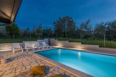 Villa Mit grossem Garten Pool und Jacuzzi