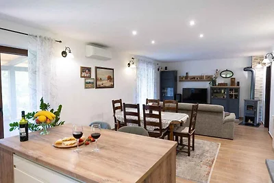 Ferienwohnung mit Terrasse und Grill