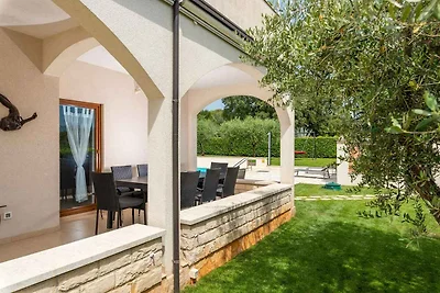 Villa mit drei separaten Apartments