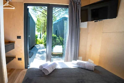 Mobilehome mit Klimaanlage und Holzveranda